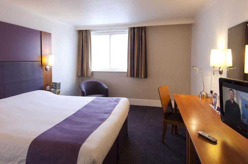 Premier Inn Birmingham Oldbury オールドベリー エクステリア 写真